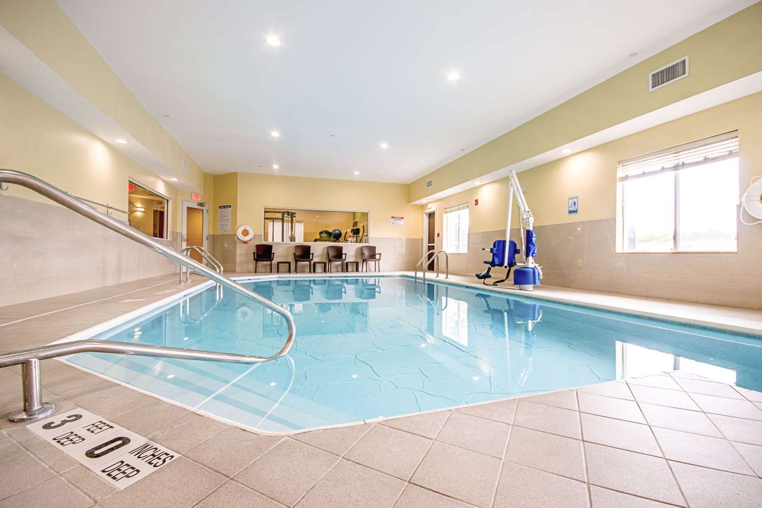 Quality Inn & Suites Glenmont - Albany South 4/14