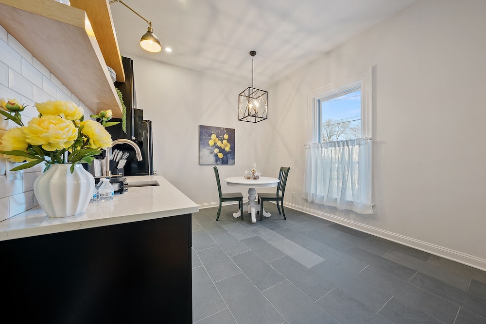 The Washington Boutique Hotel near Cedar Point & Sports Center 12/50