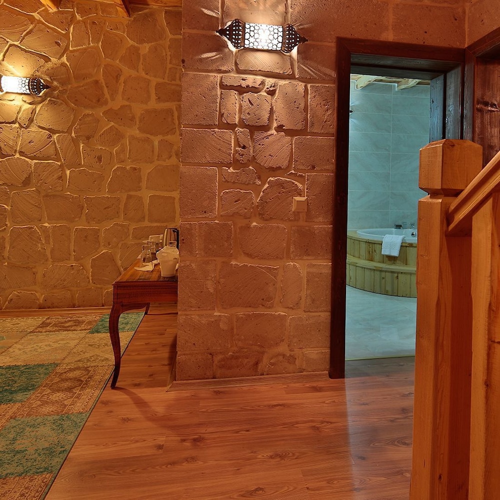 Elevres Stone House Hotel 27/67