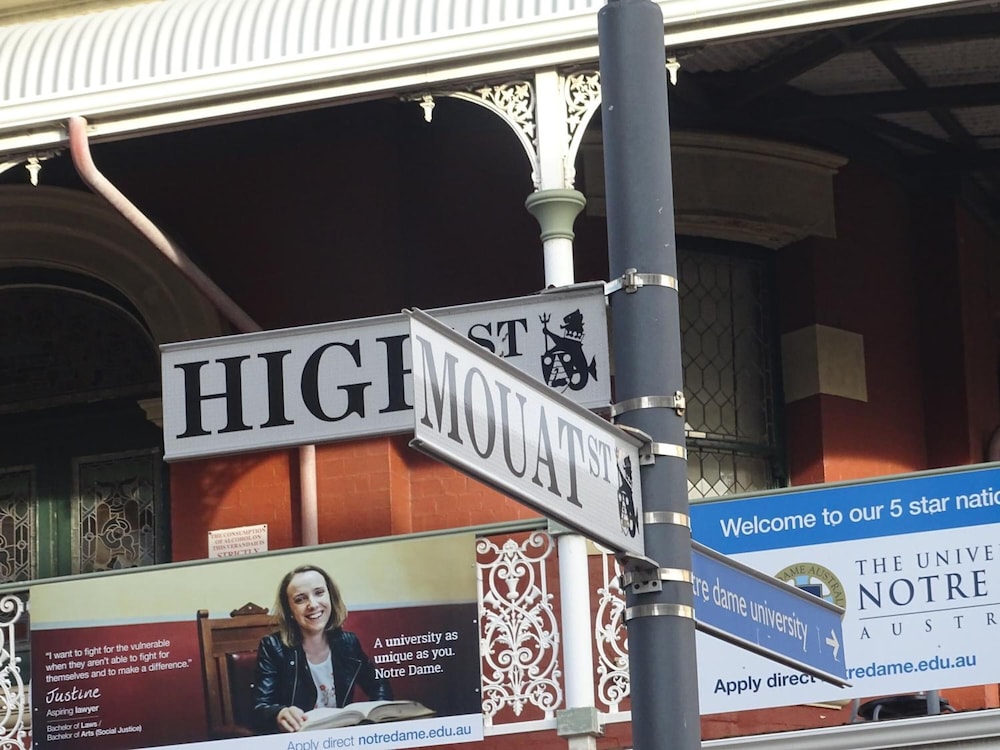 Fremantle Bed And Breakfast 3/45