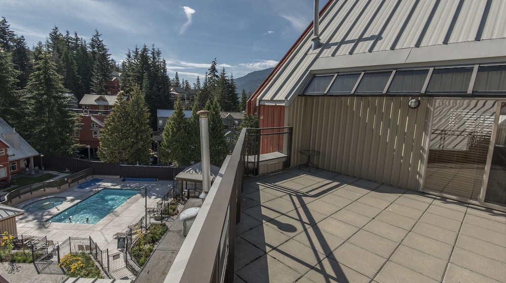 Lake Placid Lodge by Whiski Jack 22/48