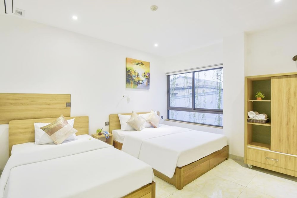 2 BEDROOMS, DELUXE, TRIPLE, COURTYARD VIEW