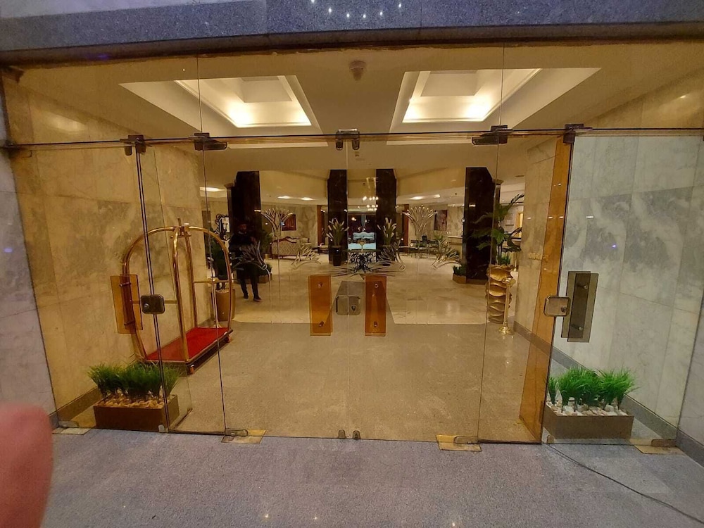 Lotus Hotel 5/28