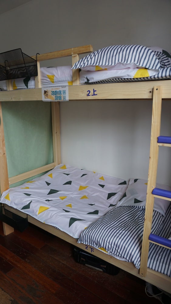 Shanghai Mofang Style Girls' Hostel 13/15