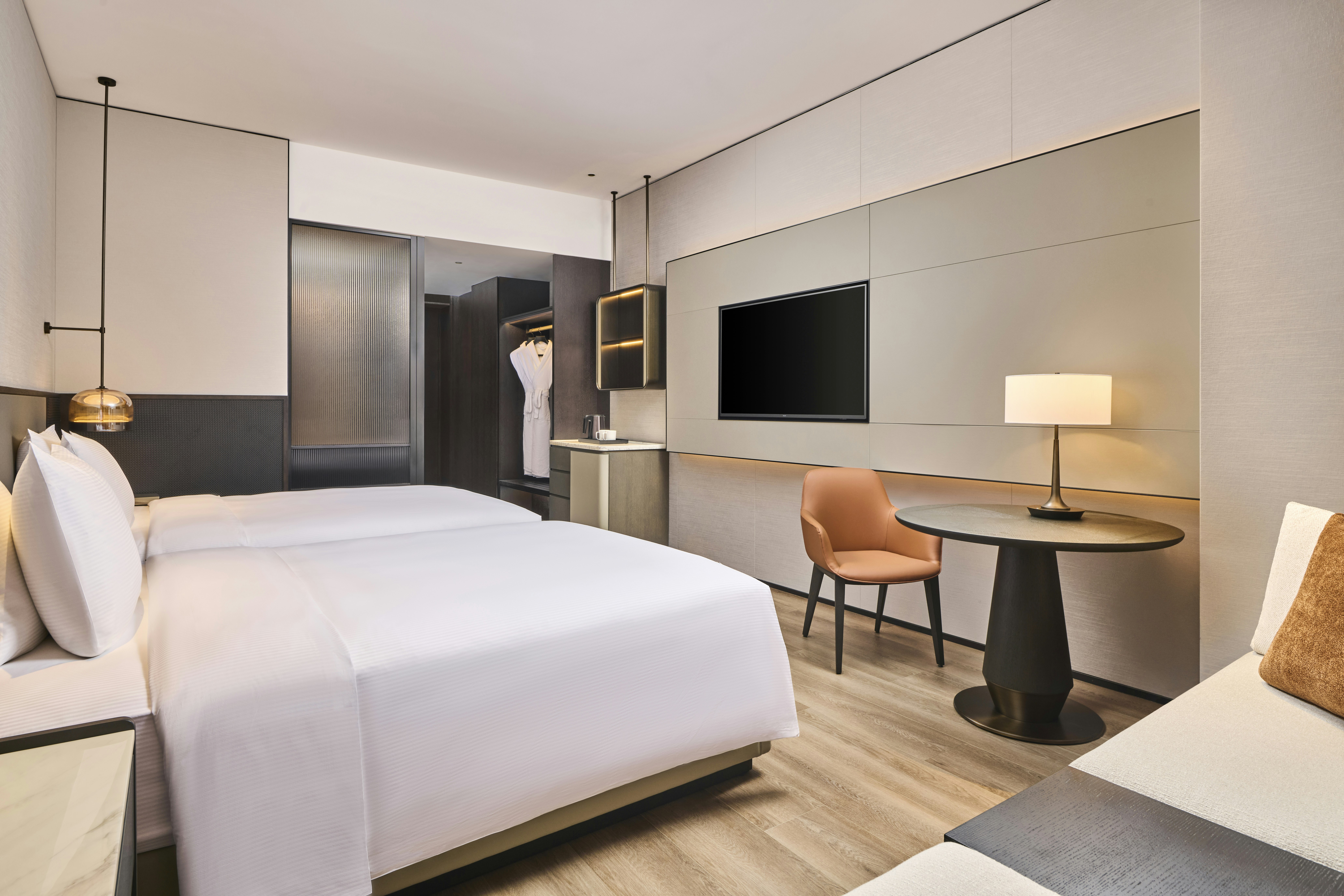 DELUXE, TWIN BEDS