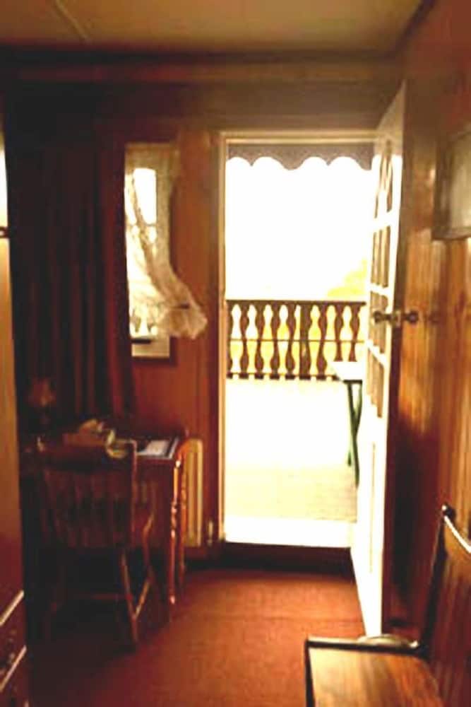 KARELIA ALPINE LODGE 18/56