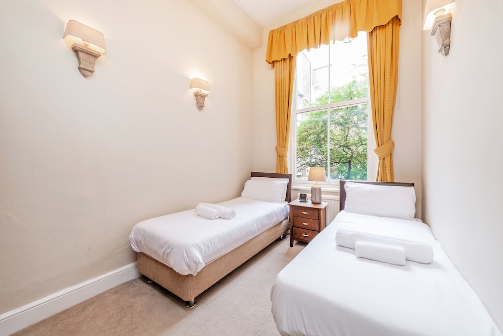 Castletown House 39/70