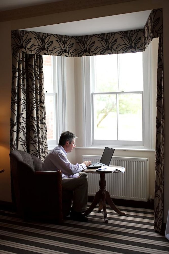 The Links Country Park Hotel 43/57