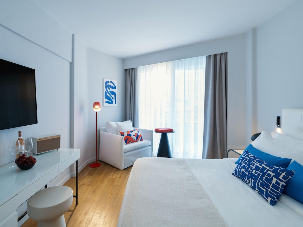 COZY, RETREAT