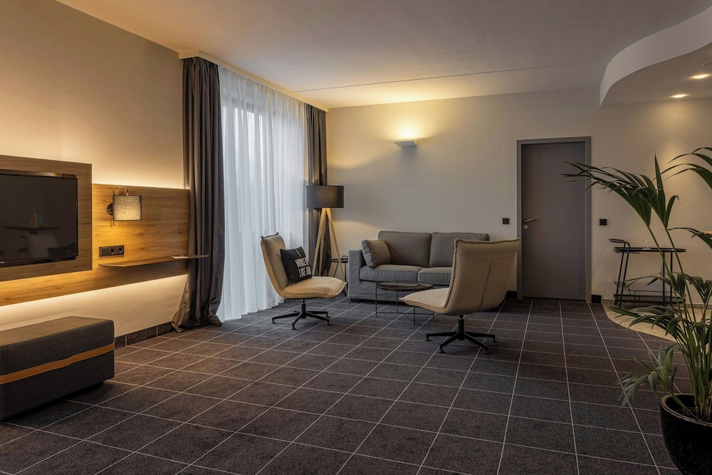غرفة بسرير كوين مع أريكة، FOUR POINTS FLEX by Sheraton Ratingen Dusseldorf Airport 8/10