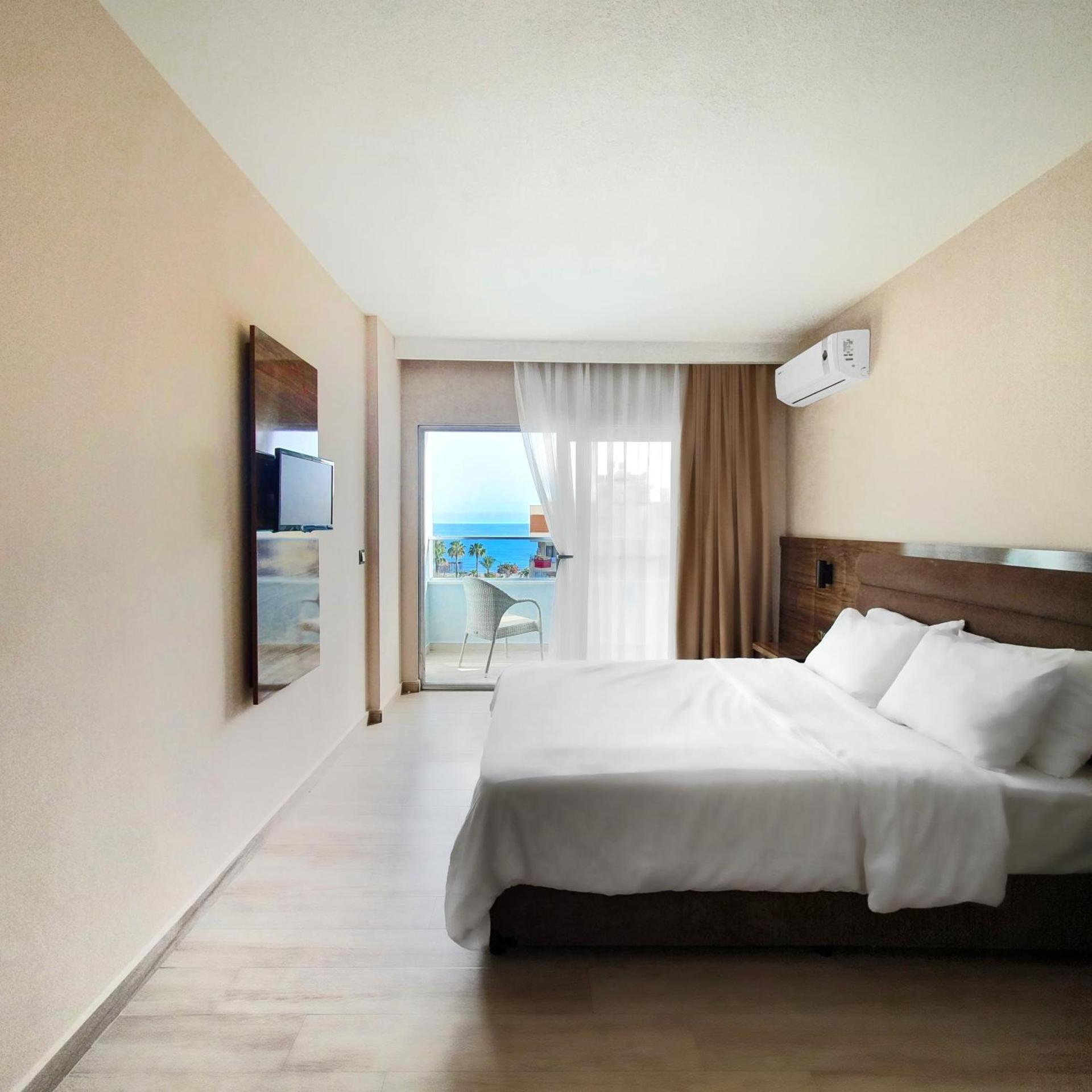 Room, Queen Bed, Sea View
