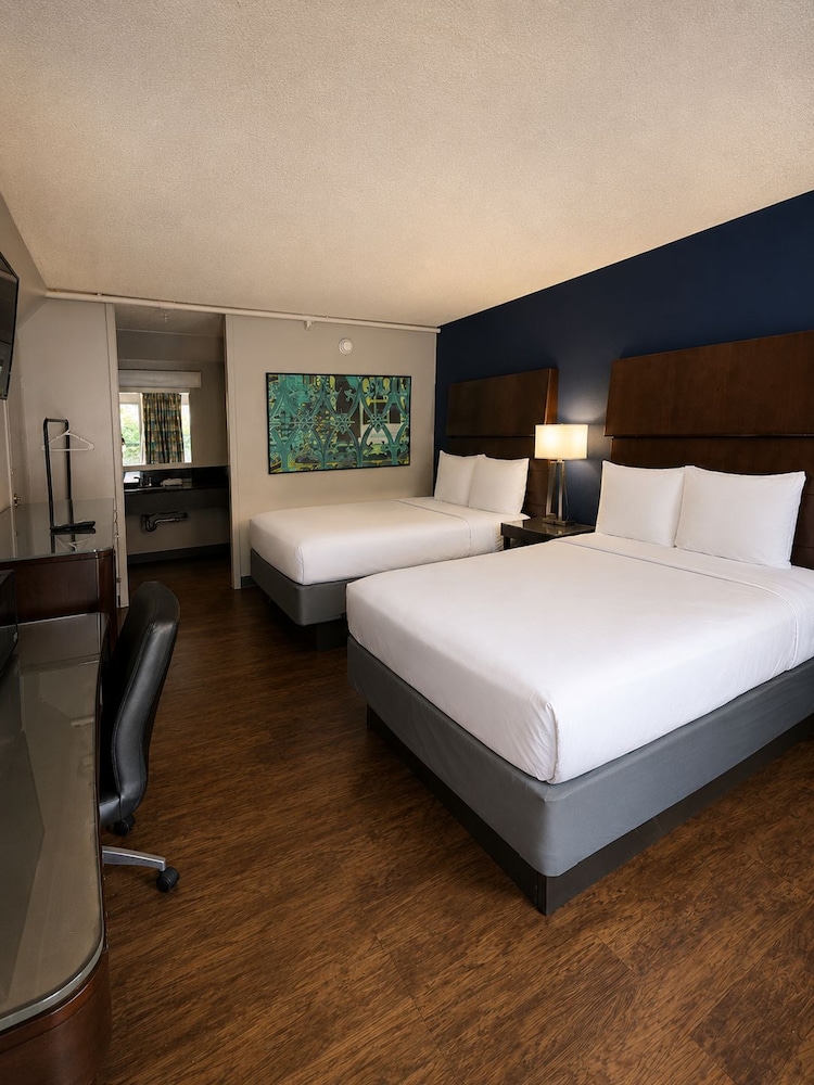 Hotel Cartersville, GA 8/50