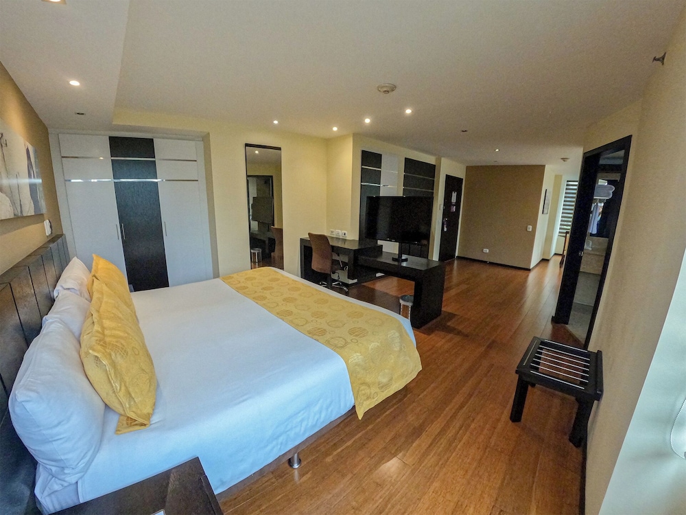 Mercure Alameda Quito 16/77