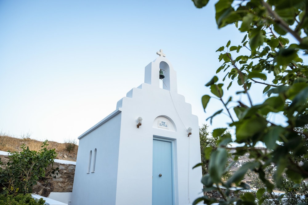 Pyrgaki Hotel in PAROS