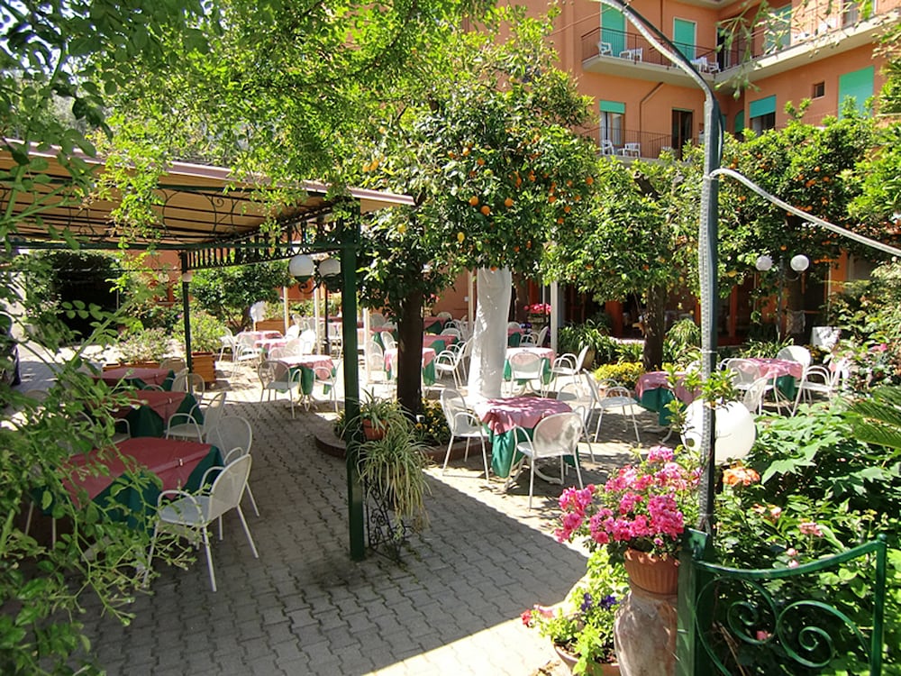 Hotel Girasole 53/55