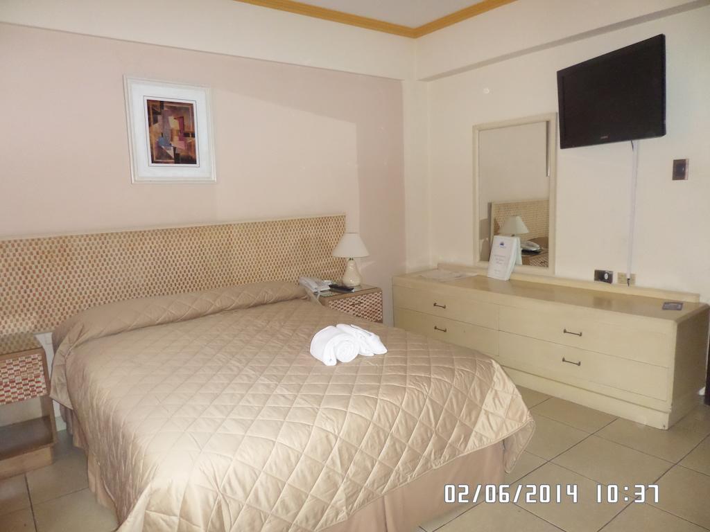 HOTEL LAS AMERICAS 26/29