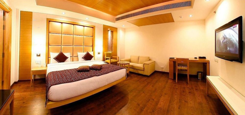 Hotel Almondz 17/38