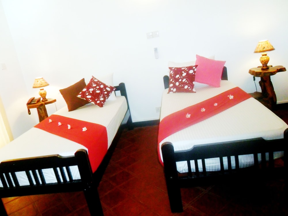 Mahaweli Regent Hotel 22/42