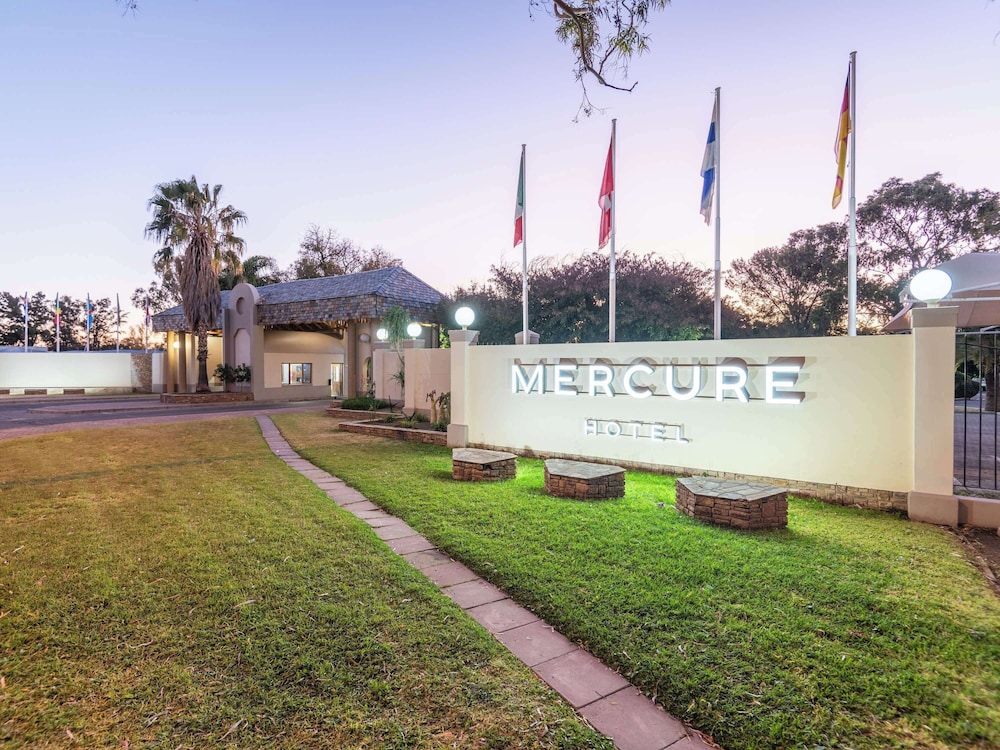 Mercure Hotel Windhoek 44/50