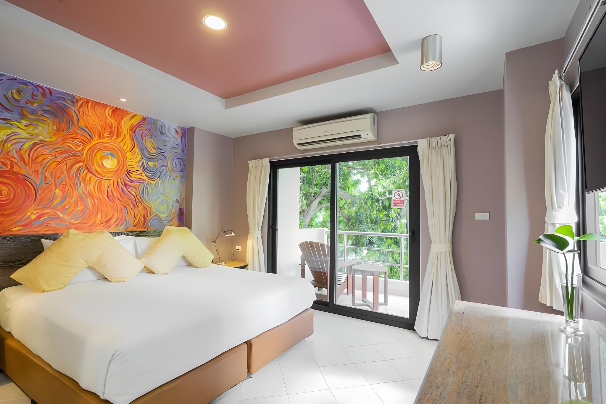 Standard, King Bed, Garden View