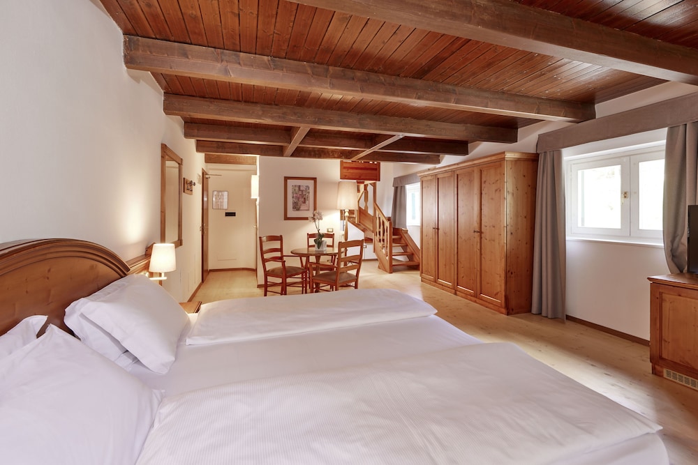 GRAND HOTEL MISURINA 67/87