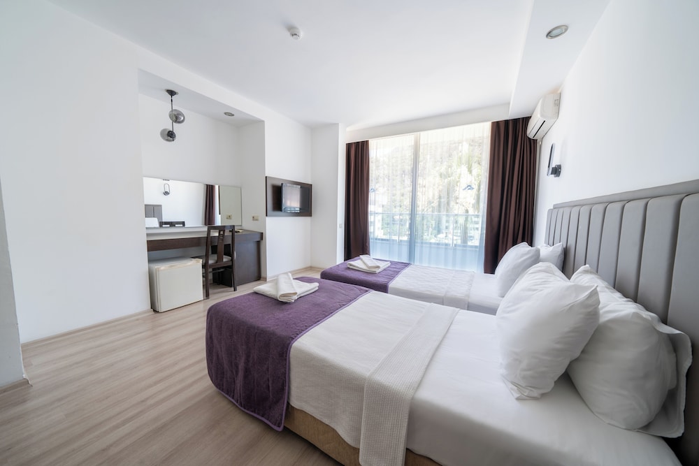 Supreme Beach Hotel - Adults Only +14 13/35