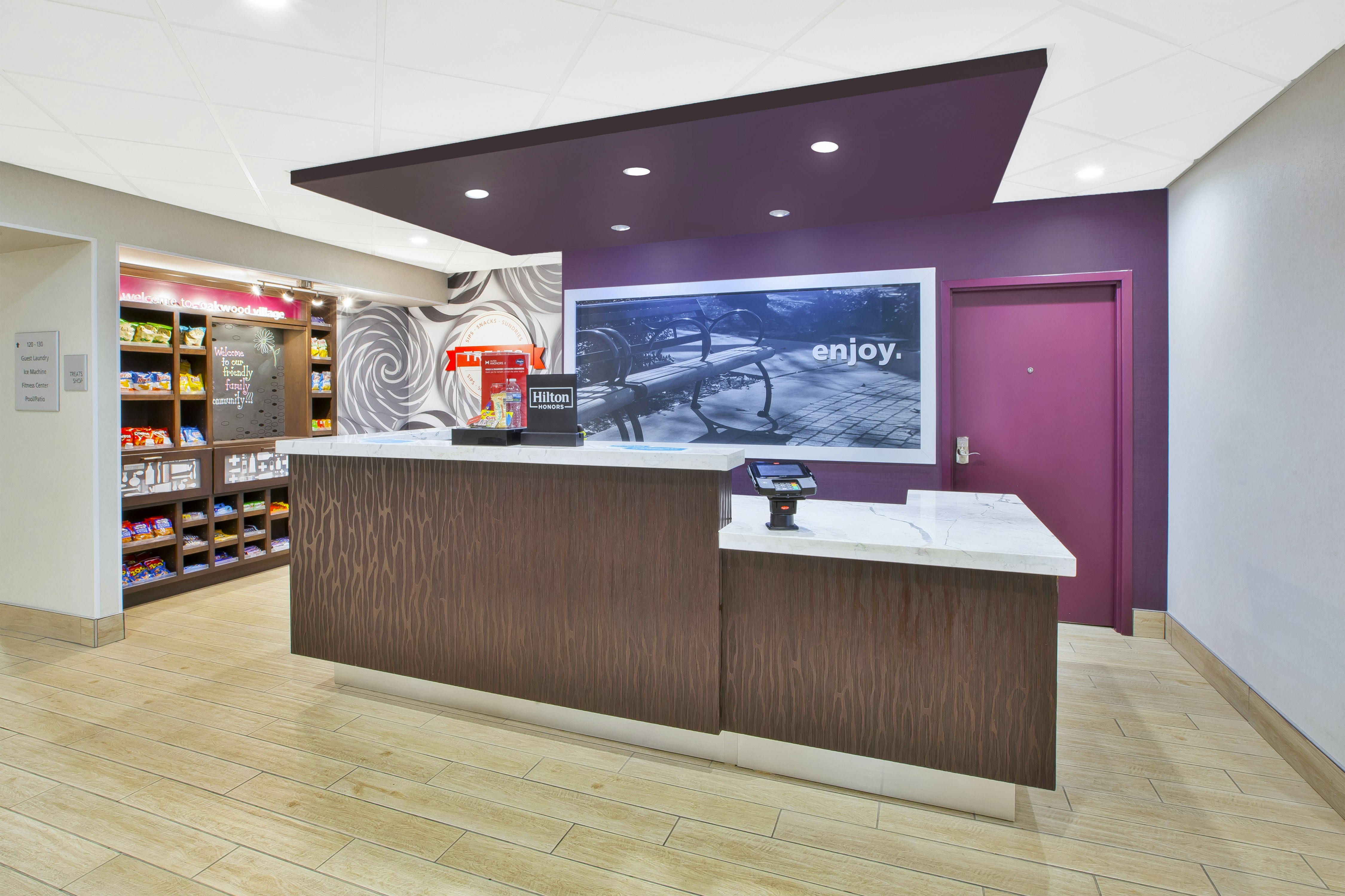 Hampton Inn Suites Cleveland Oakwood Village Oh 1/10