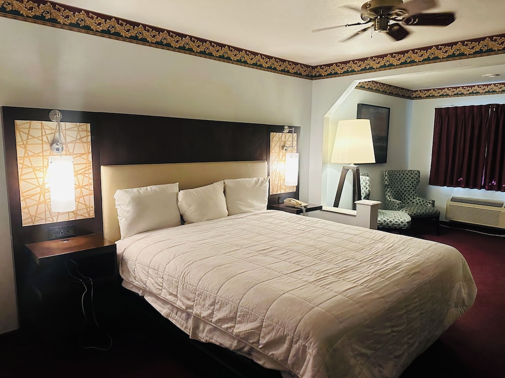 The Executive Inn Suites 27/67