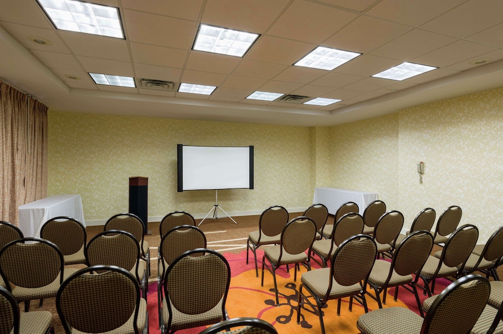 Hilton Garden Inn Queens/Jfk Airport 41/50