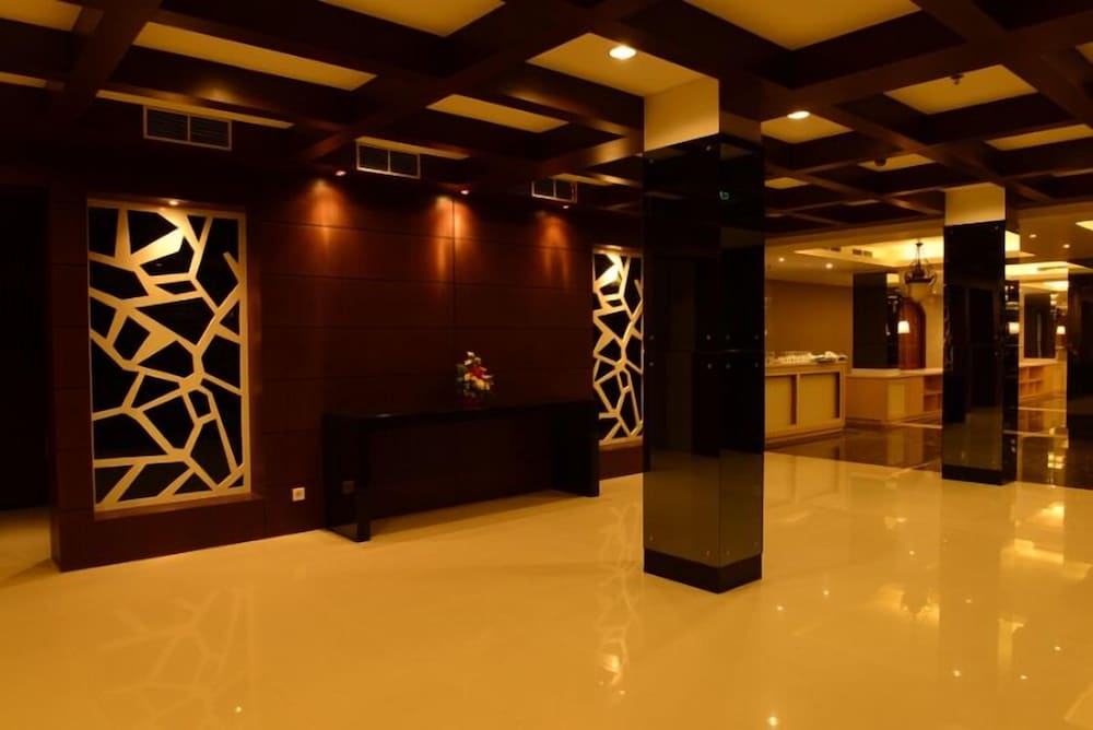 Emilia Hotel by Amazing 16/56