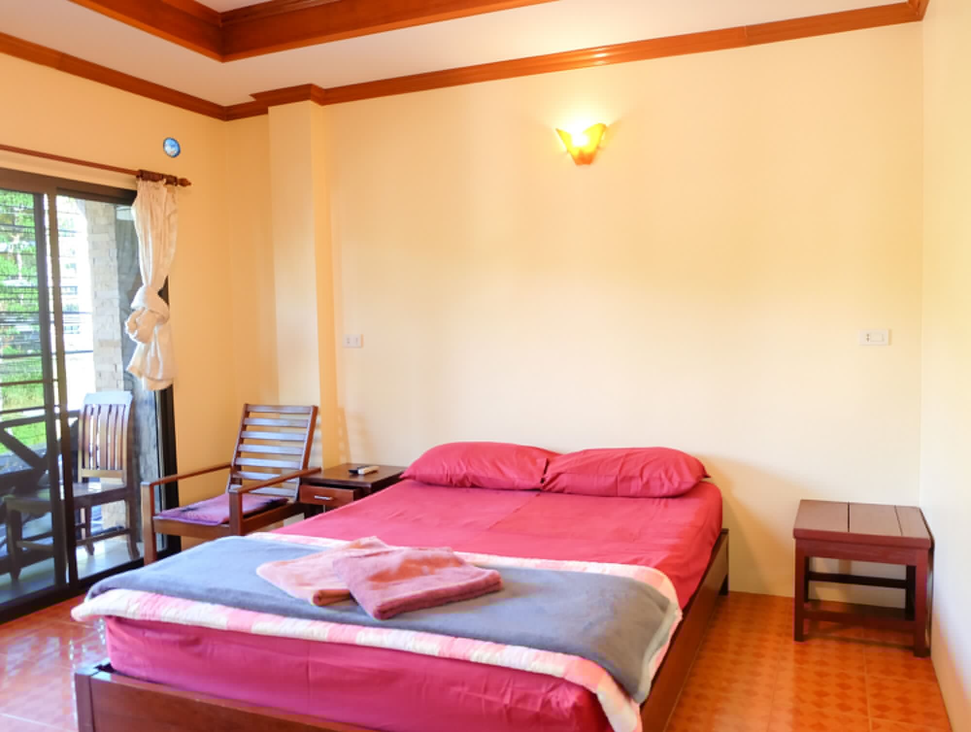 ROOM, DOUBLE BED
