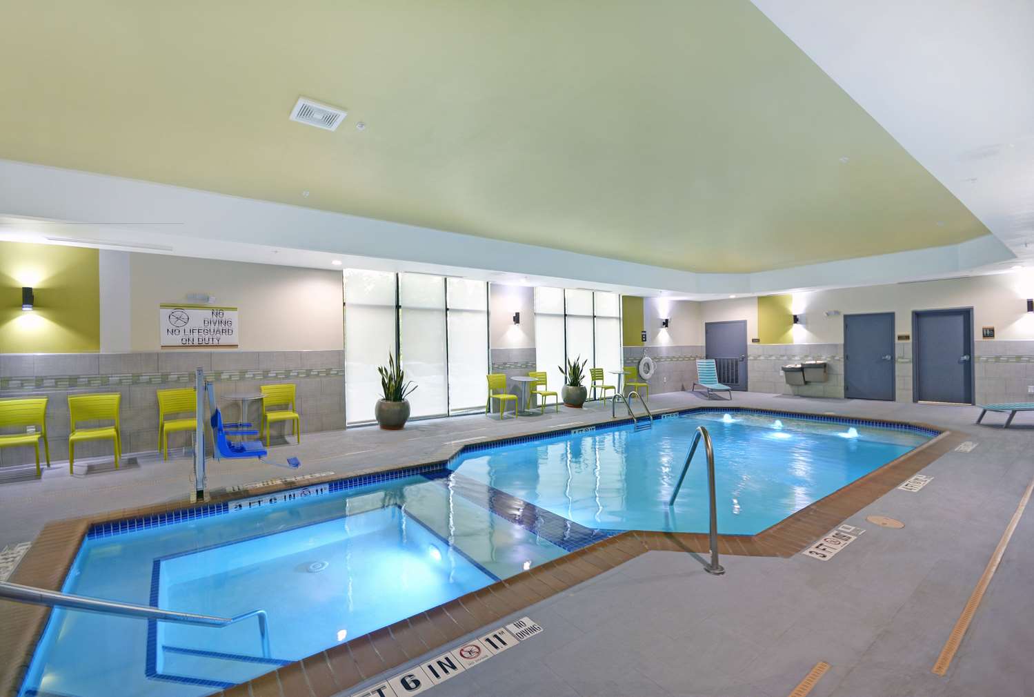 swimming pool spa