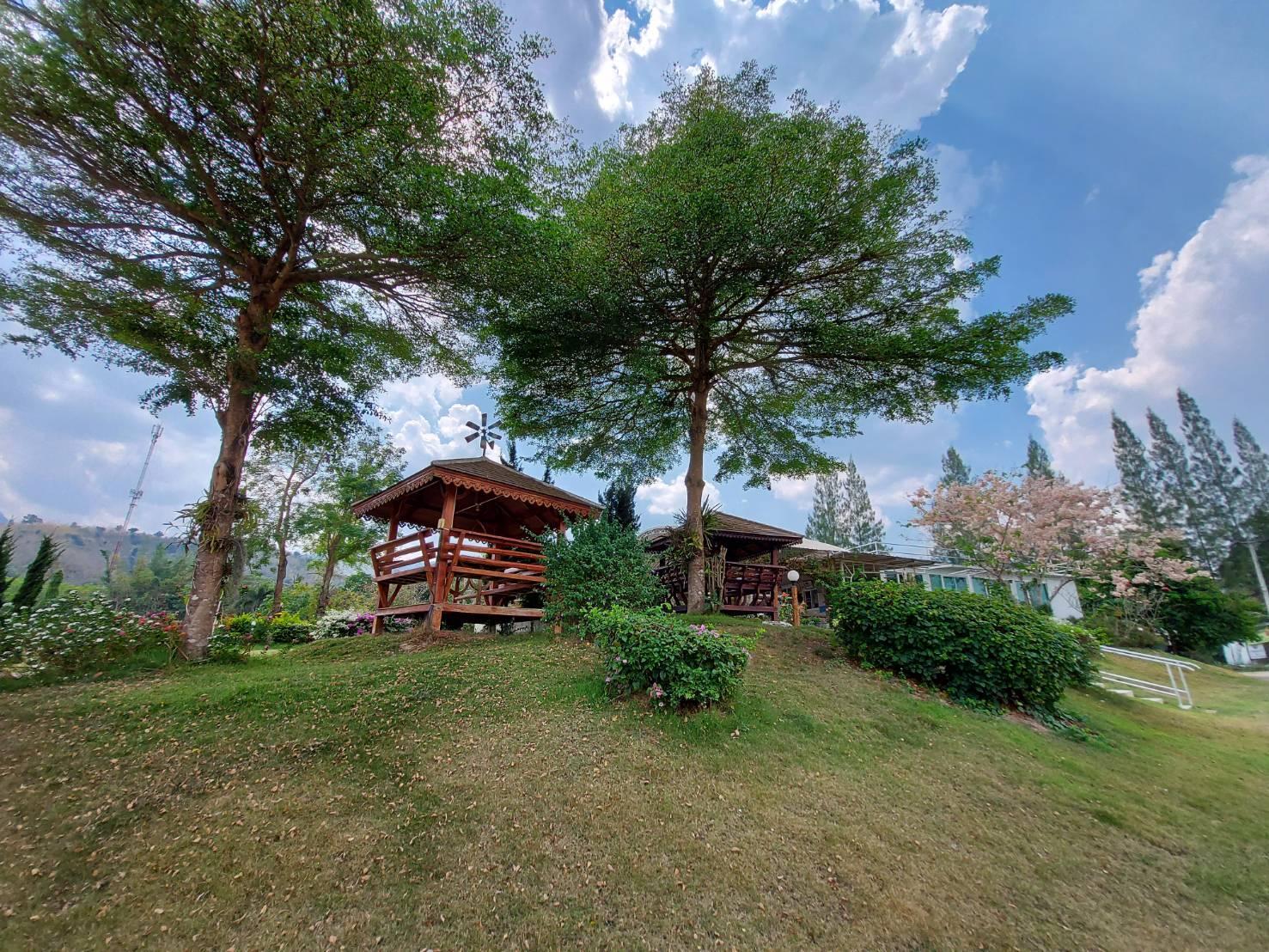 Tanaosri & Creekside Resort 60/68