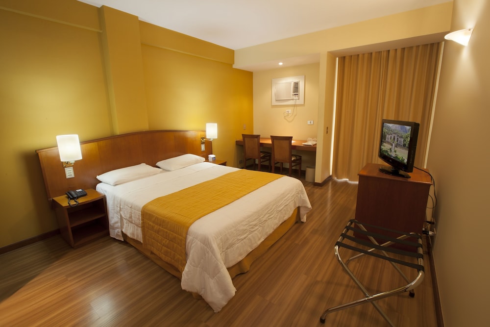 Hotel Moncloa 12/25