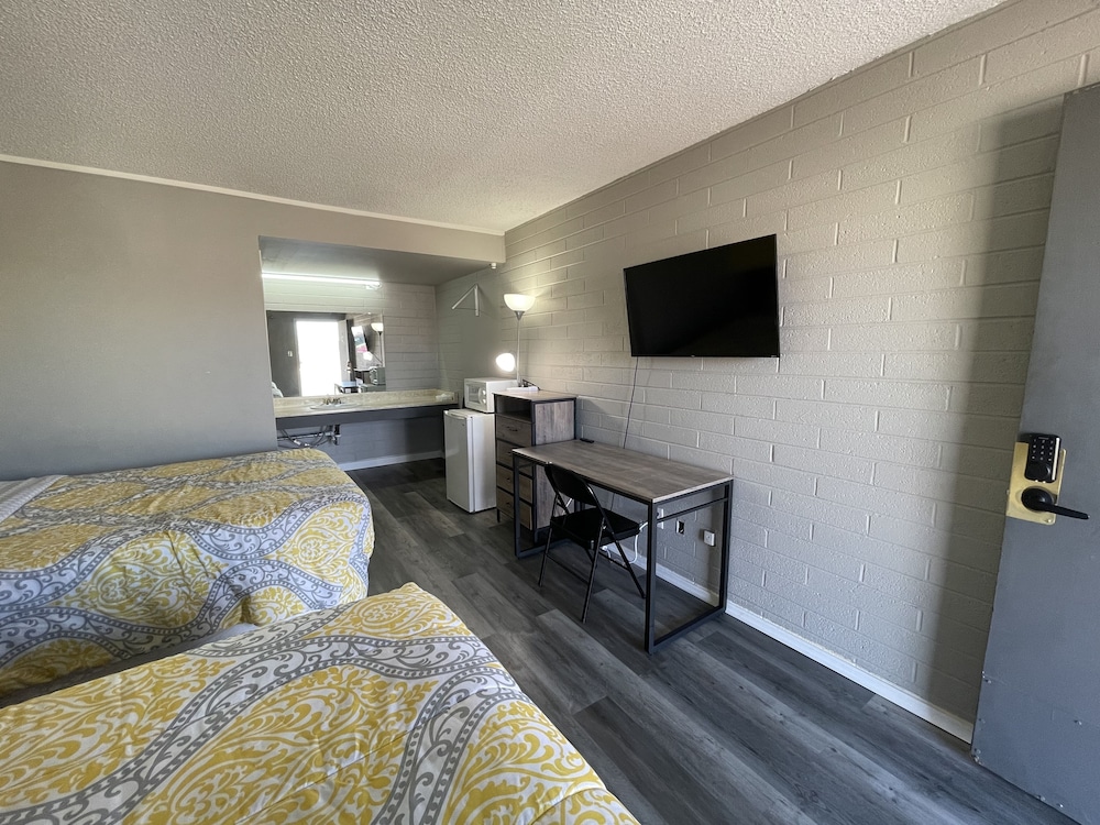 Belle-Aire Motel 23/58