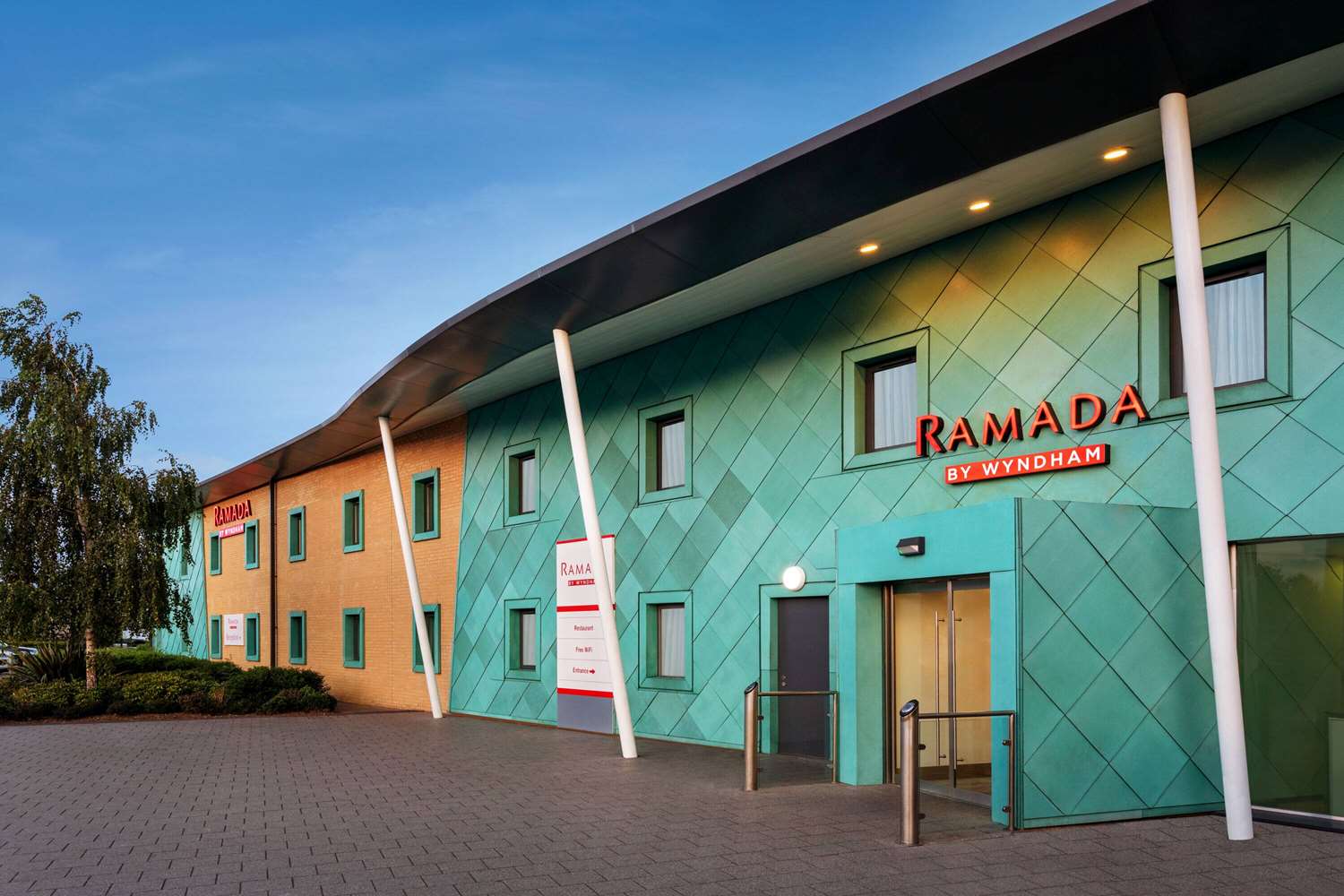 Ramada by Wyndham Cobham 3/47