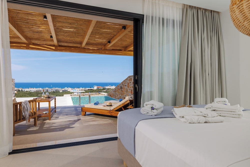 Deos Luxury Suites 8/50