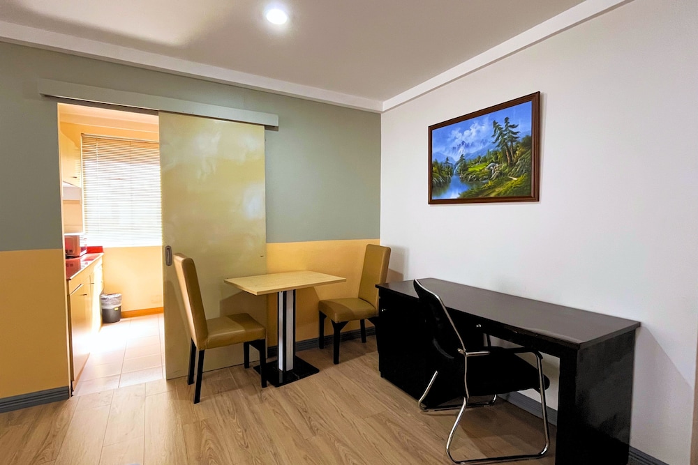 Laguna Technopark Hotel 32/49