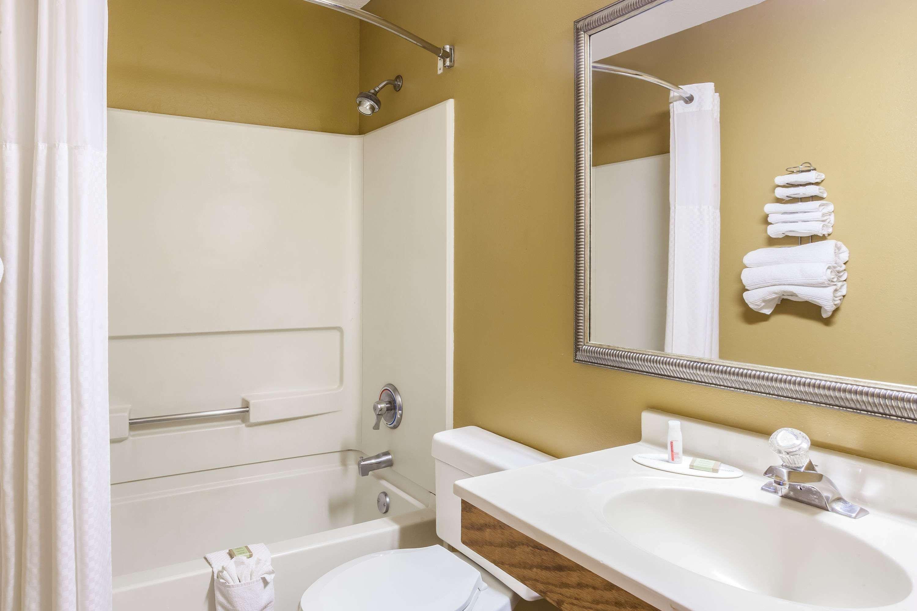 Super 8 By Wyndham Charlotte/Amusement Park Area 28/29