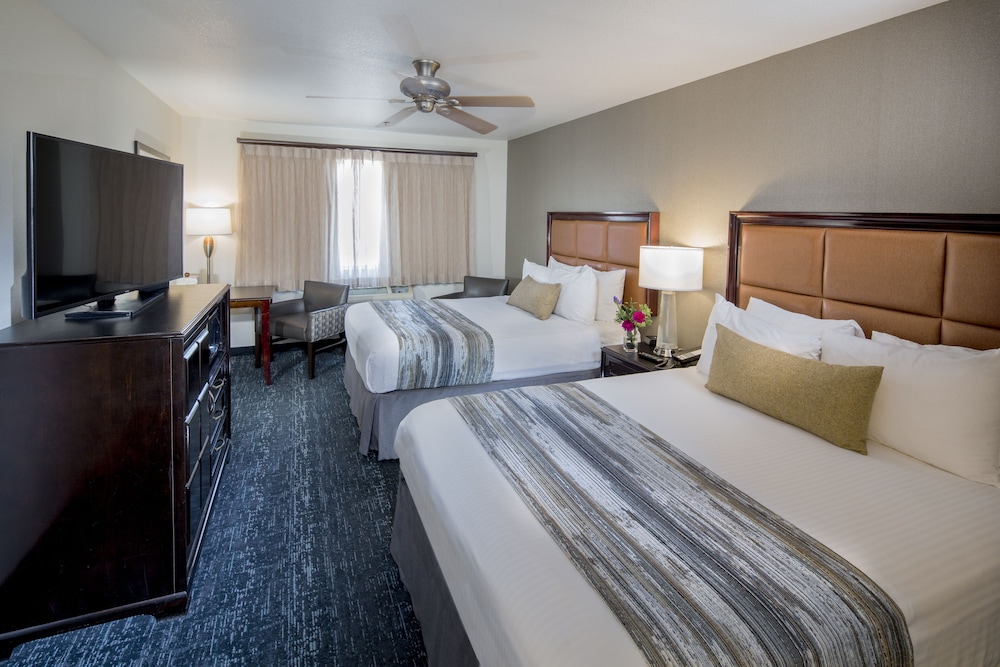 Standard, 2 Queen Beds