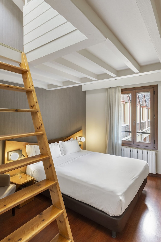 Hotel de l'Isard 32/50