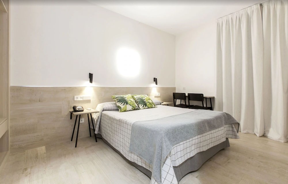 Hostal Castilla Ii Puerta Del Sol 12/73