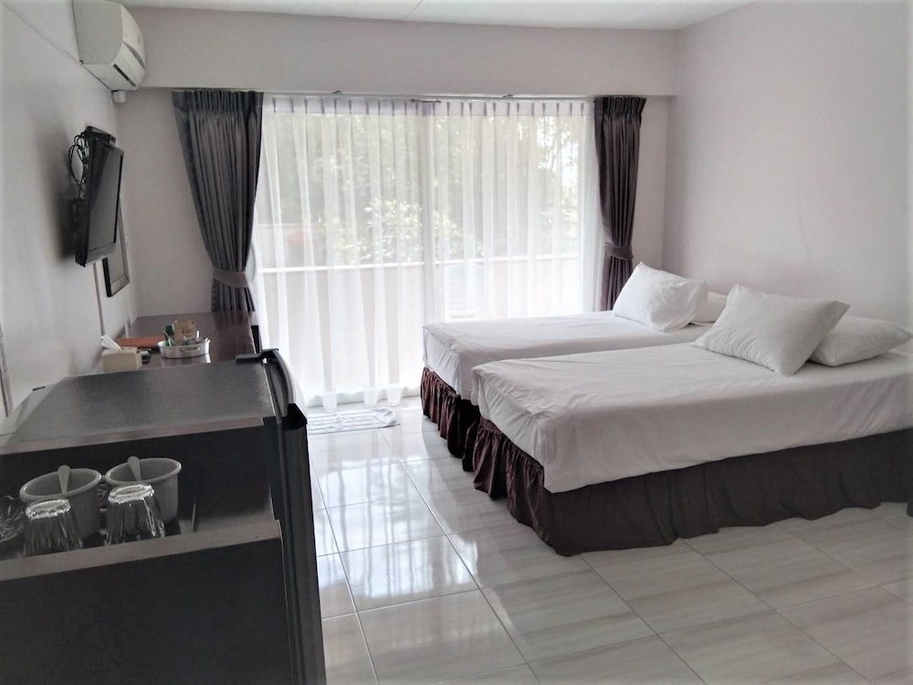 Farmhouse Hotel Ranong 18/68