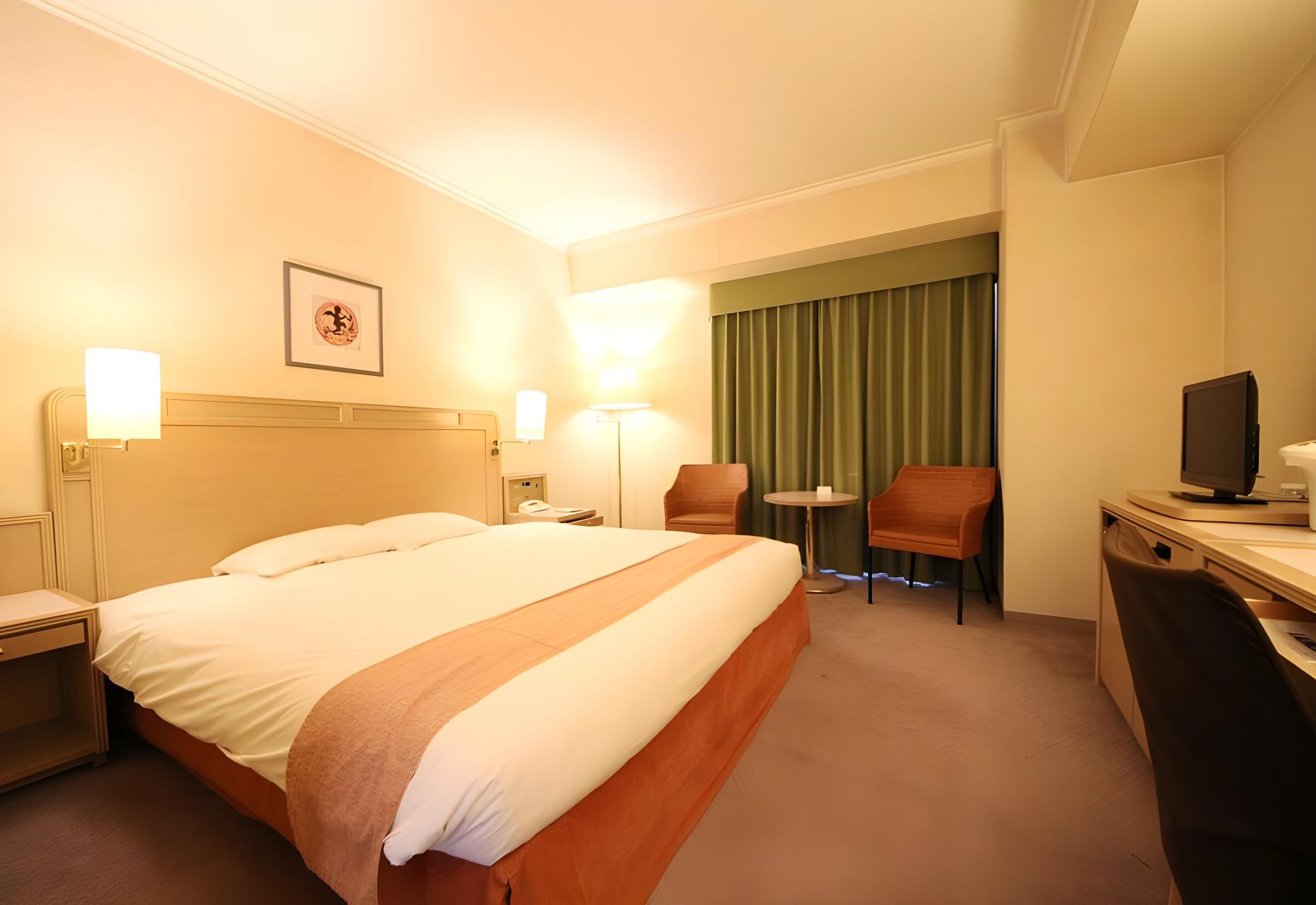 ROOM, DOUBLE BED