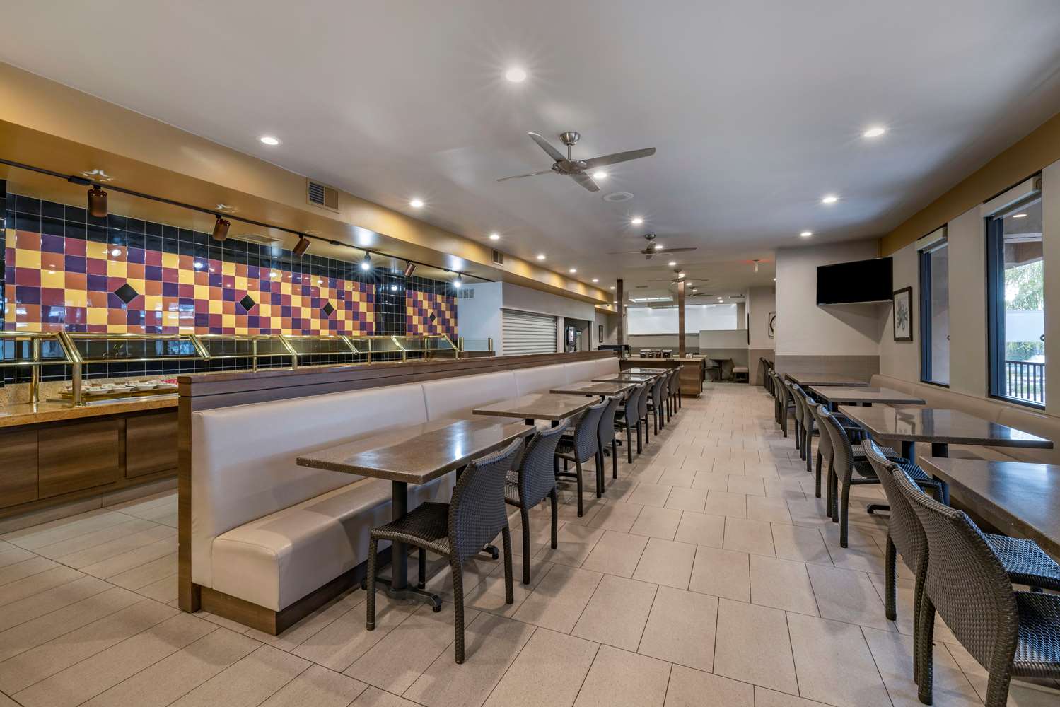 Best Western Plus Park Place Inn - Mini Suites 14/21