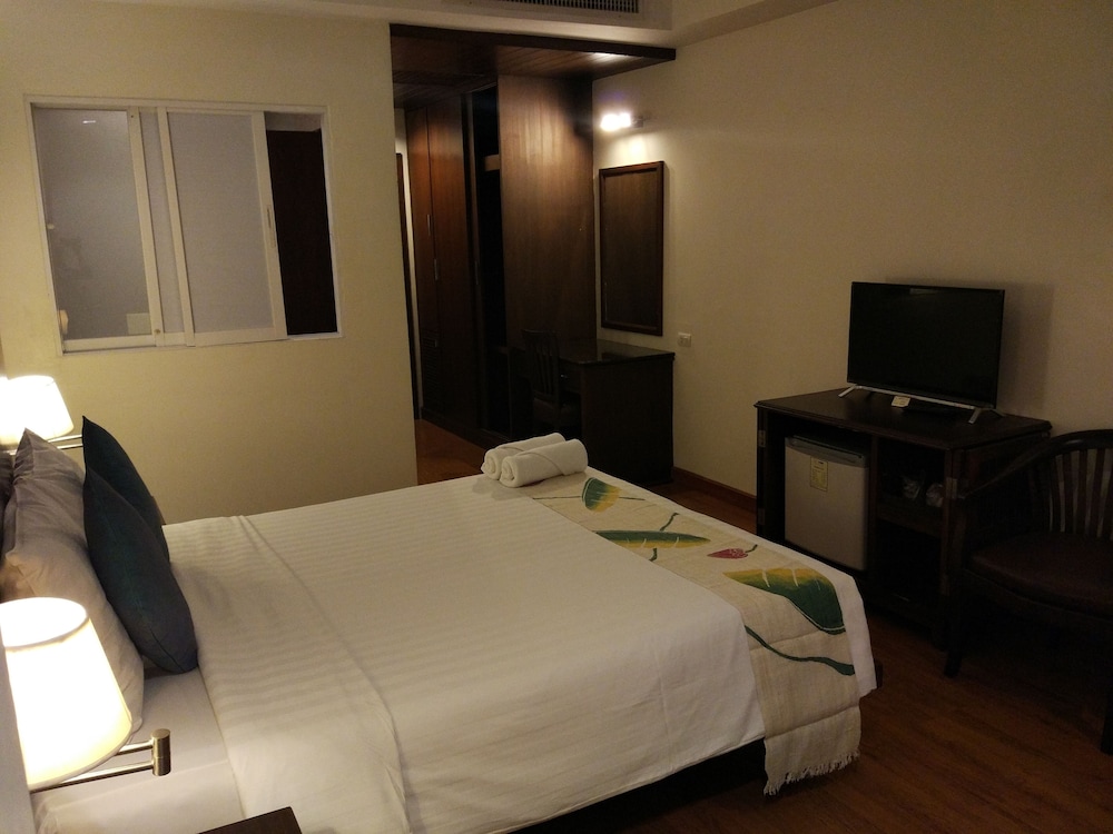 Fresh Inn Hotel 36/64