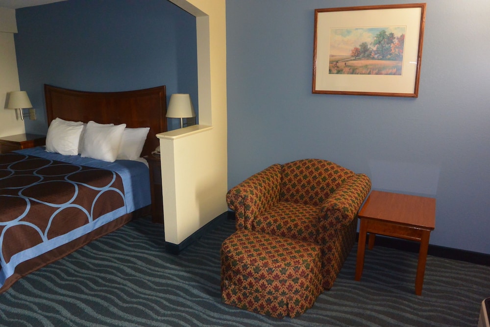 Days Inn By Wyndham Clarksville North 31/63
