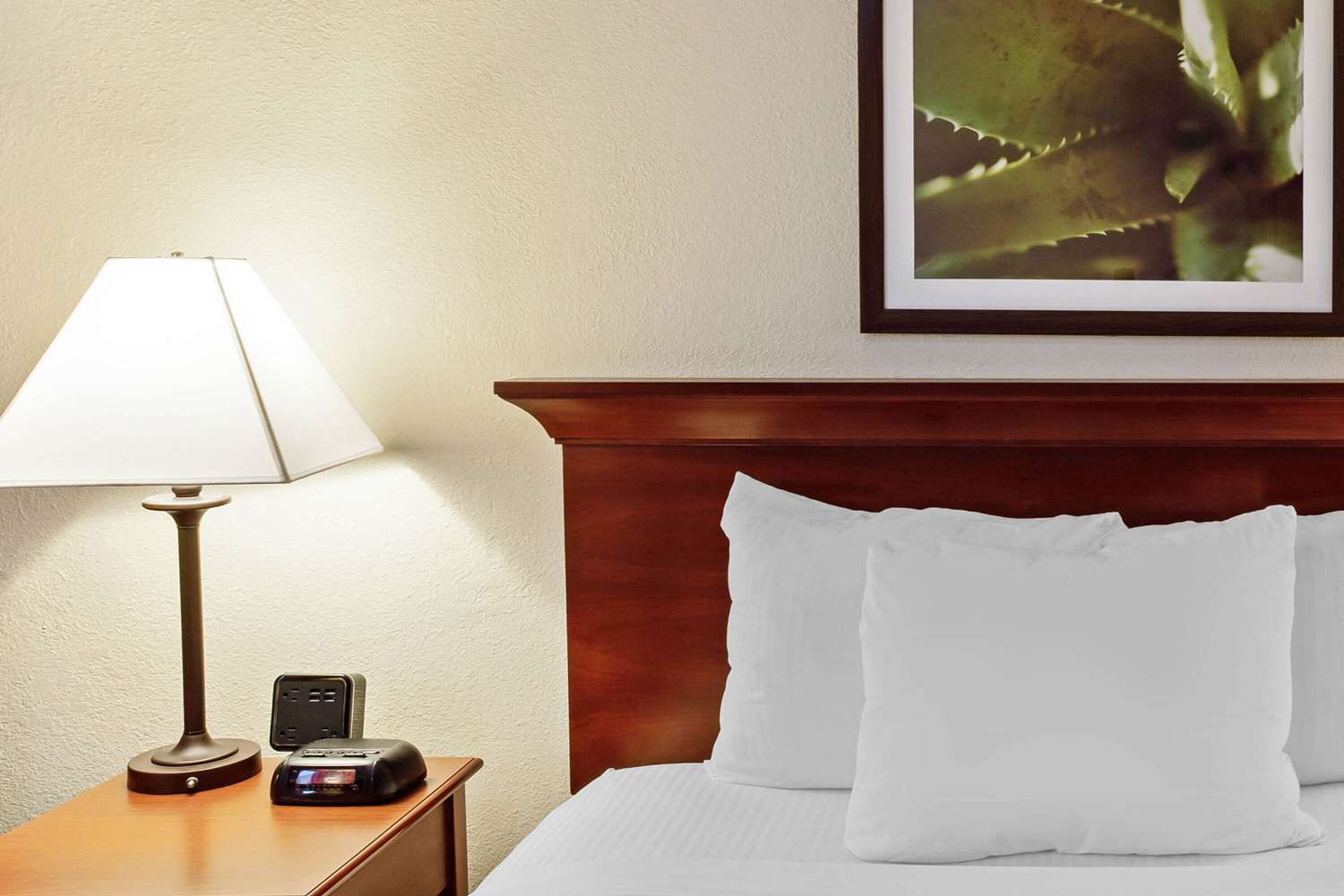 La Quinta Inn & Suites by Wyndham Stamford / New York City 27/59