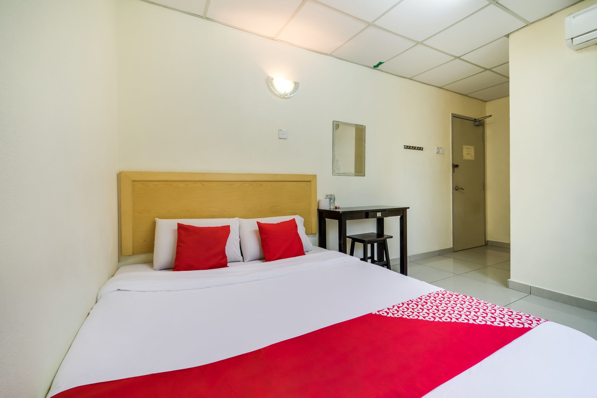 Deluxe, Double Bed