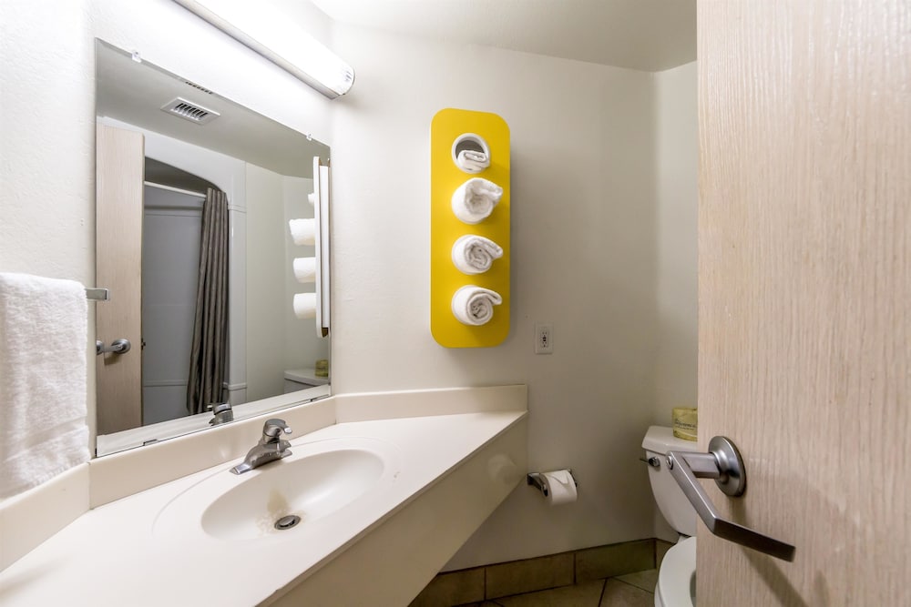 Motel6 San Antonio, TX - South 51/58